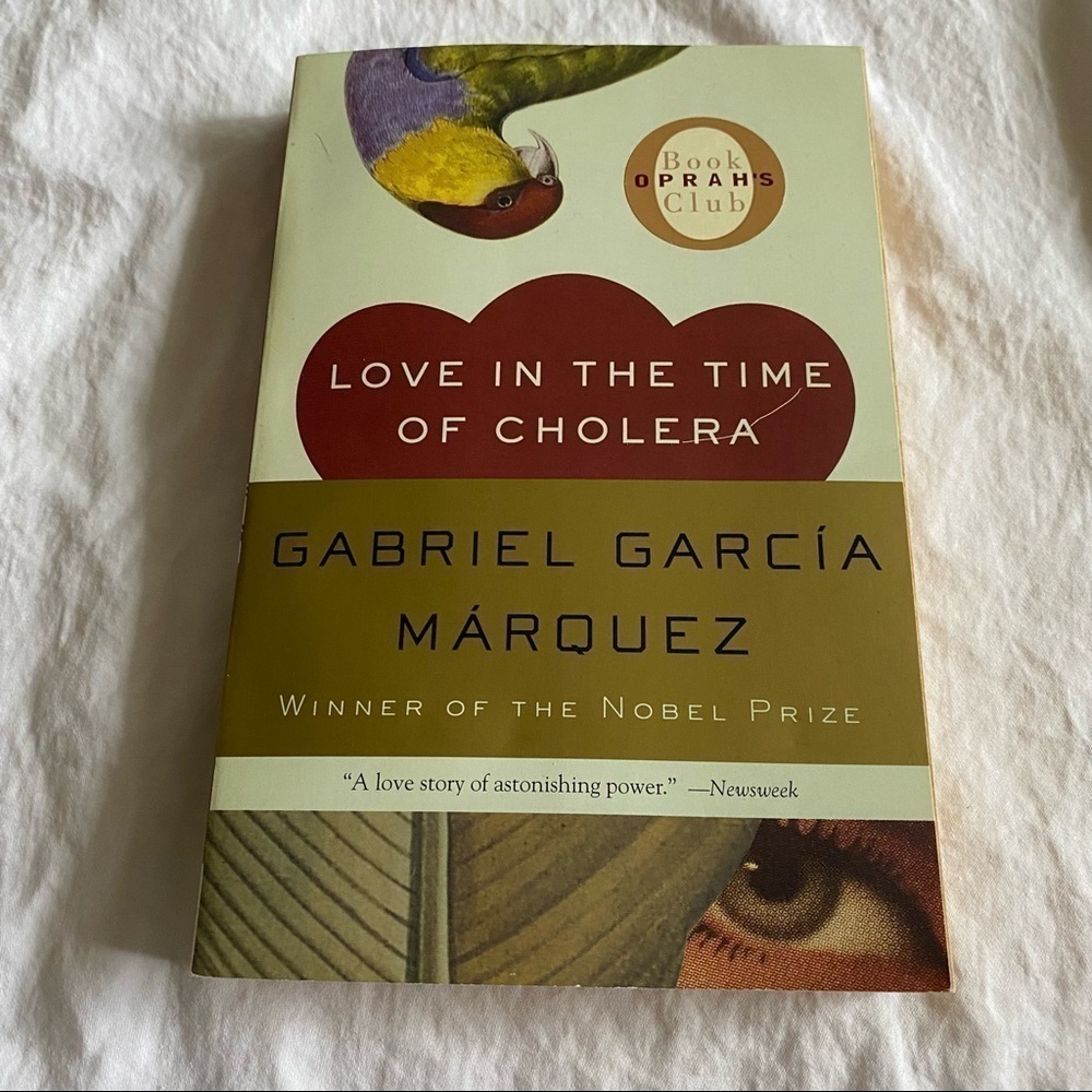 𝅺LOVE in the Time of Cholera by Gabriel Garcia Marquez trade paperback​​​​​​
